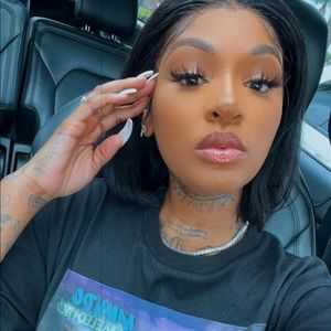 Meet your Posher, Shakia